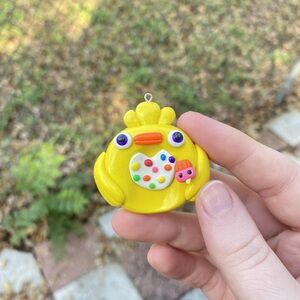 Chica Worry Stone SPINNING Interactive Cupcake